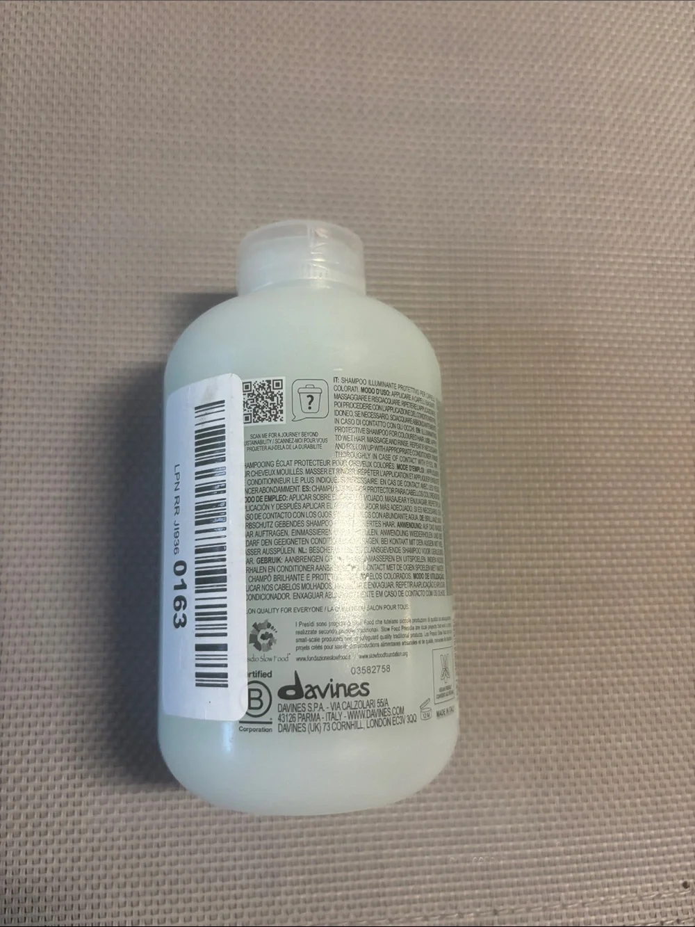 Davines MINU Shampoo - Pale Green Bottle